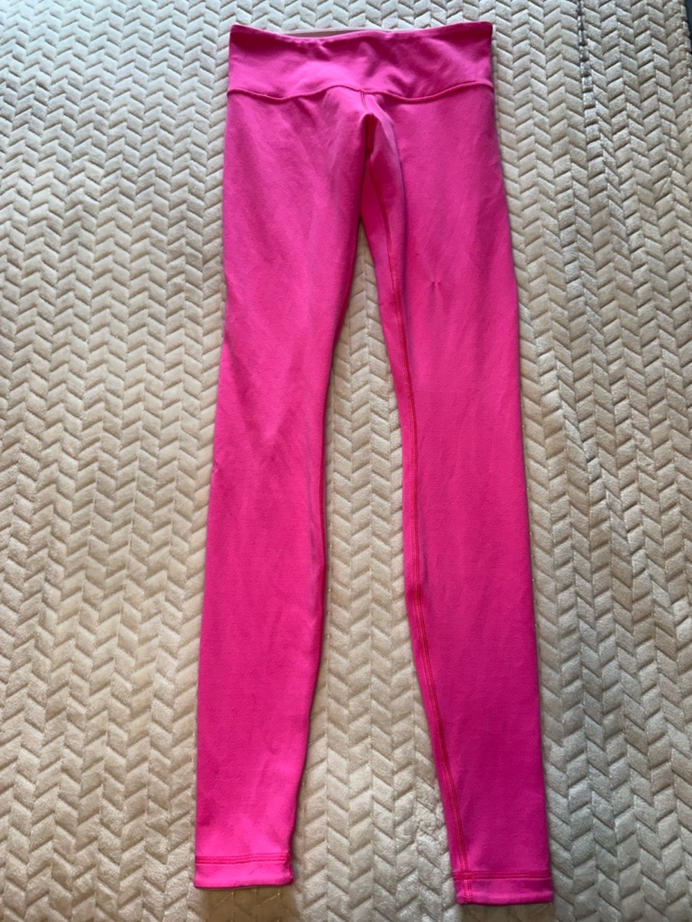 Lululemon Wunder Under Pant Reversible
Parfait Pink & Pinkelicious Size 4 - Picture 3 of 12